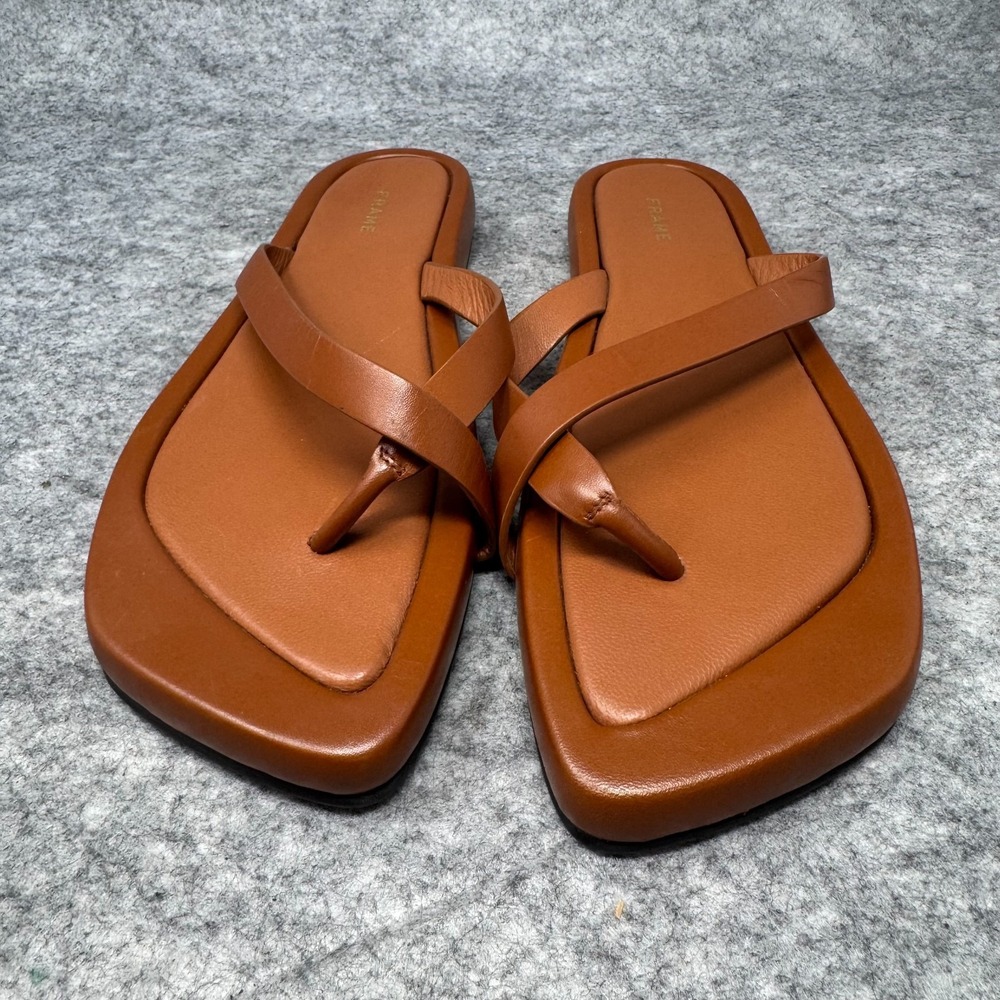 FRAME Denim Brown Leather Flip Sandal - Picture 3 of 10